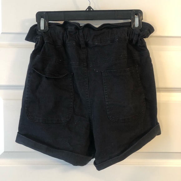 Red Dress Boutique, black high waisted shorts - Picture 2 of 4